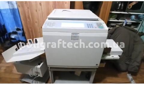 Ризограф с интерфейсом Ricoh Priport HQ 7000 с джогером крисс кроссом и вибростолом Plockmatic 44